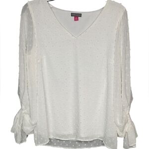 Vince Camuto women’s White clip Dot V-neck long sleeve ruffle blouse XS New!